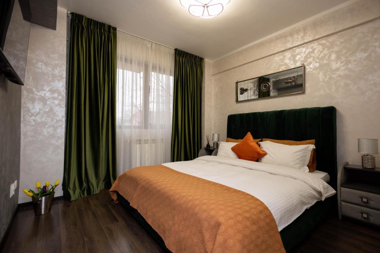 Apartment 3 *